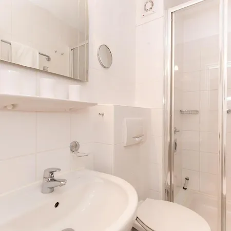 Lord Nelson 319 Apartment